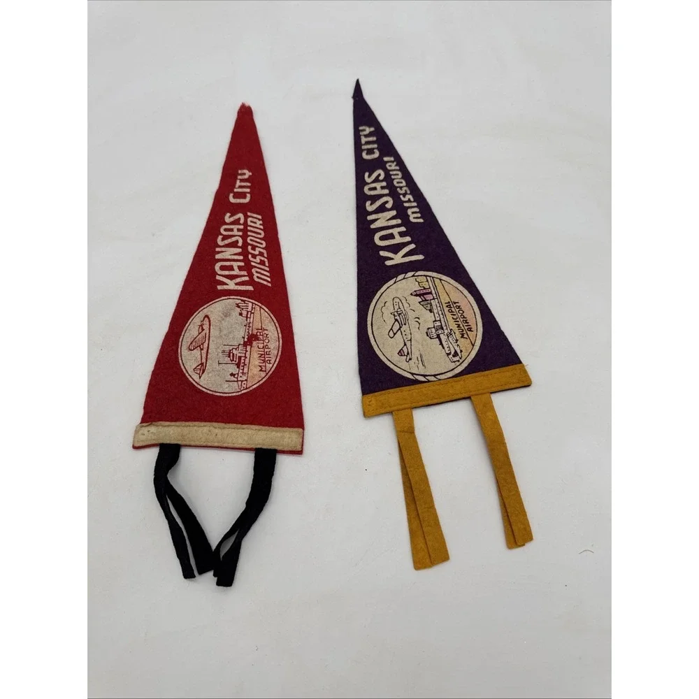 2 Vintage Kansas City Missouri Souvenir Felt Pennant Flags 11
